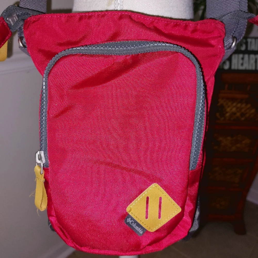 Red COLUMBIA Sling Bag - Picture 2 of 8